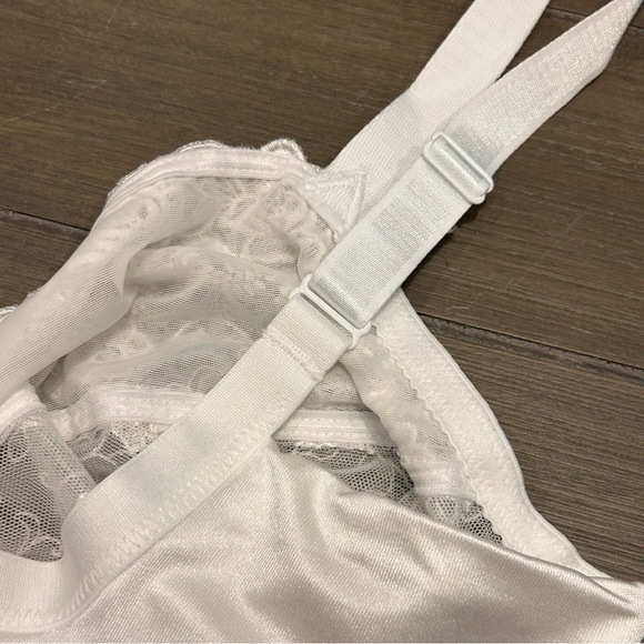 NWT! Wacoal 85720 White Bra - Picture 6 of 10